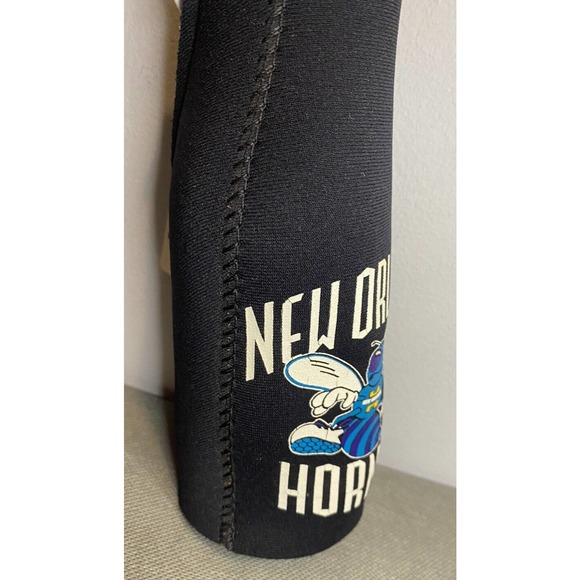 Vintage New Orleans Hornets NBA Basektball Stand up zip Beer Koozie / Cooler NWT - Picture 4 of 6